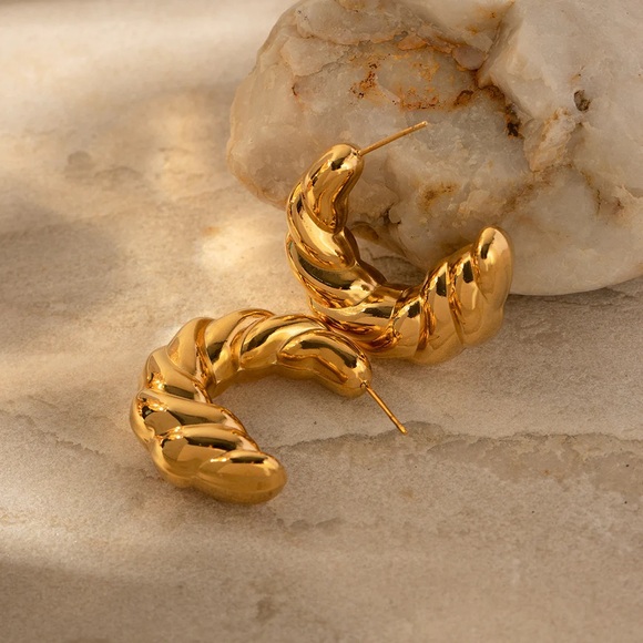 18K Gold Plated Chunky Hoop Earrings*Puff Hoops*High Gloss Finish*Twisted Hoops - Picture 3 of 7